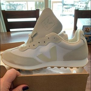 NWT Veja sneakers